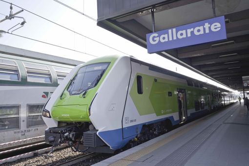Arriva "Caravaggio", treno ad alta capacità da lunedì 12 aprile Arriva "Caravaggio", treno ad alta capacità da lunedì 12 aprile