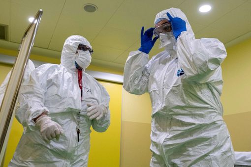 Covid-19, in Italia oggi 12.074 nuovi contagi e 369 vittime. Lombardia la regione con la crescita maggiore Covid-19, in Italia oggi 12.074 nuovi contagi e 369 vittime. Lombardia la regione con la crescita maggiore