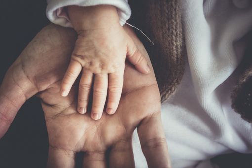 LA FESTA DEL PAPÀ OLTRE LA GUERRA. «Diventerò padre a settembre: vorrei che mio figlio nascesse a Kiev, libero»