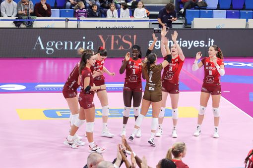 Farfalle strepitose: la Uyba vola e fa un punto anche a Milano Farfalle strepitose: la Uyba vola e fa un punto anche a Milano