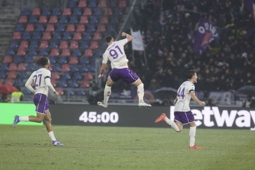 La Fiorentina sbanca Bologna, 2-1 nel ricordo di Commisso
