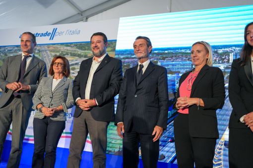 L'inaugurazione della quinta corsa della A8 a Lainate con il ministro Salvini