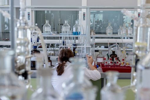 Il settore chimico varesino fa fatica e punta sulla sostenibilità ambientale