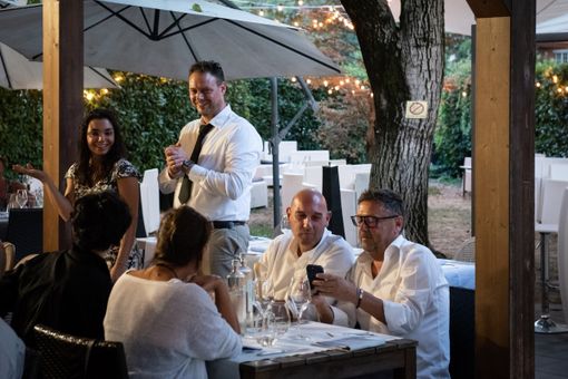 Sotto “Al Ponte”, dove la pizza «crea dipendenza»