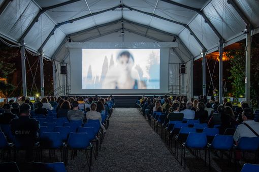 Lo Scoiattolo accende l'estate ai Giardini Estensi Lo Scoiattolo accende l'estate ai Giardini Estensi