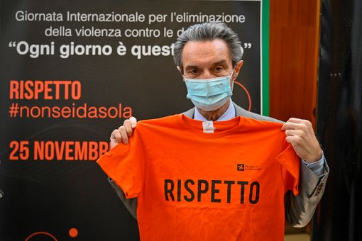 Giornata contro violenza donne, presidente Fontana e assessore Locatelli incontrano i giovani: «Insieme per contrastare questa piaga sociale»