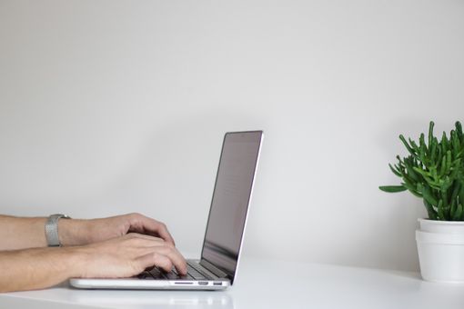 Lavorare da casa: come creare un ambiente accogliente?