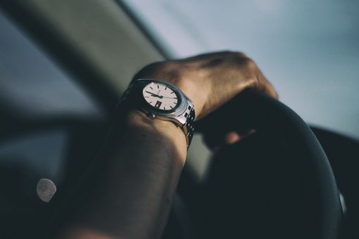 Auto e orologi: la passione che fa rima con emozione