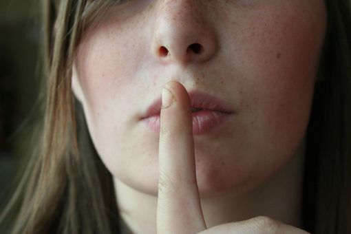 Caccia al rumore per le vie di Busto: indagini nelle case più esposte