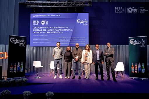 da sinistra a destra: Eugenio Pellicciari, Katya Carbone, On. Giulio Centemero, Serena Savoca, Olivier Dubost e Isidoro Trovato da sinistra a destra: Eugenio Pellicciari, Katya Carbone, On. Giulio Centemero, Serena Savoca, Olivier Dubost e Isidoro Trovato