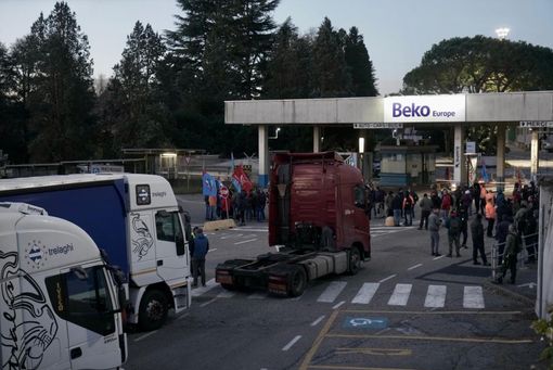 Una delle scorse manifestazioni dei lavoratori alla Beko di Cassinetta Una delle scorse manifestazioni dei lavoratori alla Beko di Cassinetta