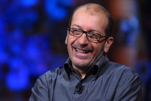 Dario Vergassola vent'anni di carriera: al Sociale Cajelli con “Storie sconcertanti”