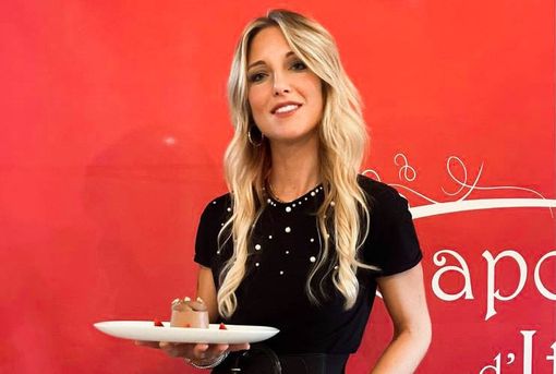 Sara Moalli con la sua "creazione"