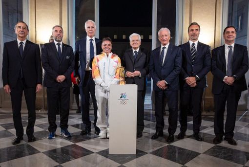 La fiamma olimpica di Milano-Cortina è arrivata in Italia