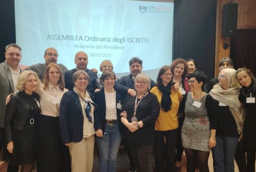 Busto, infermieri in piazza domenica 11 maggio