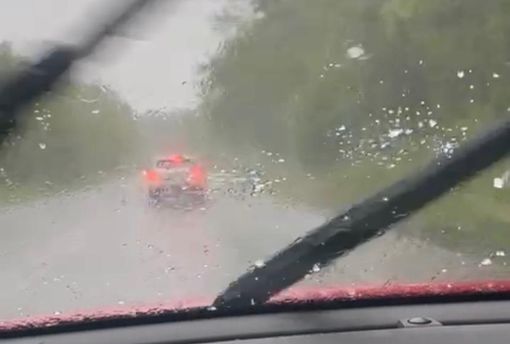 Temporale con grandine e vento forte: colpita anche la nostra provincia Temporale con grandine e vento forte: colpita anche la nostra provincia