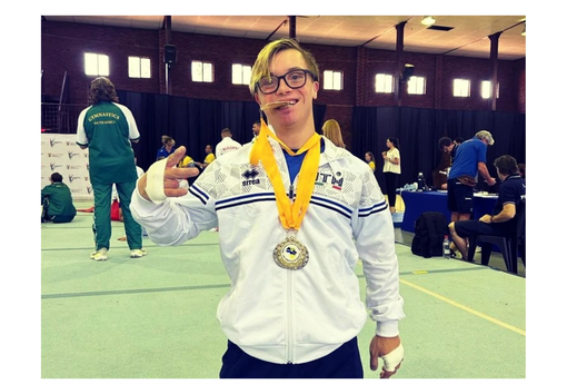 Buon compleanno, Riccardo. Anche quest'anno fai tu un regalo a tutti noi