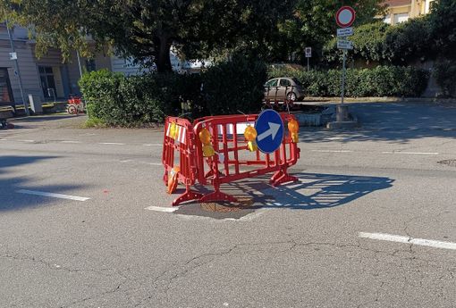 LA FOTO. Metti il pericolo davanti all'ospedale LA FOTO. Metti il pericolo davanti all'ospedale