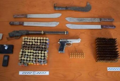 Spaccio nei boschi tra Castellanza e Marnate, maxi sequestro della polizia: armi e munizioni occultate in due bivacchi Spaccio nei boschi tra Castellanza e Marnate, maxi sequestro della polizia: armi e munizioni occultate in due bivacchi