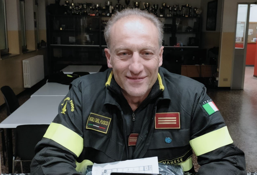A riposo dopo quasi 40 anni di lavoro. I vigili del fuoco di Varese salutano il capo reparto Coppola