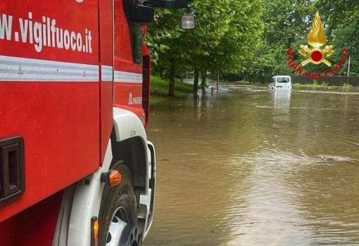 Maltempo, allagamenti a Milano: evacuata comunità vicino al Lambro