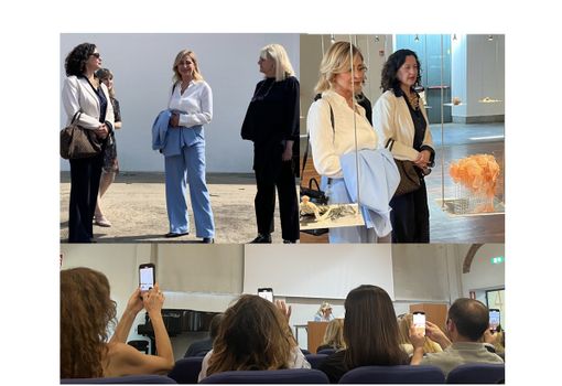 La visita negli spazi espositivi (foto per cortesia del Comune) e un momento della presentazione