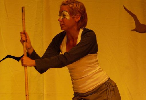 Un’immagine di Martina Luoni durante uno spettacolo dell’annata scolastica 2011/12, quando frequentava la classe terza del Liceo “Marco Pantani Un’immagine di Martina Luoni durante uno spettacolo dell’annata scolastica 2011/12, quando frequentava la classe terza del Liceo “Marco Pantani