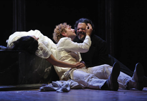 Legnano, teatro Tirinnanzi: sabato 16 in scena “L'idiota” a lume di candela Legnano, teatro Tirinnanzi: sabato 16 in scena “L'idiota” a lume di candela