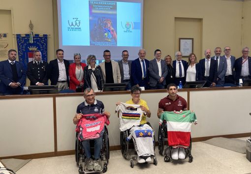FOTO E VIDEO - Ecco la prima Tre Valli Varesine Handbike. Un grande gioco di squadra e una «sfida vinta» FOTO E VIDEO - Ecco la prima Tre Valli Varesine Handbike. Un grande gioco di squadra e una «sfida vinta»
