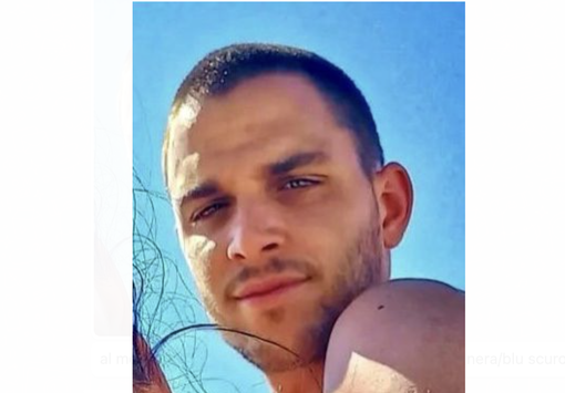Si cerca ancora Matteo Caronni. Chi lo ha visto avverta i carabinieri