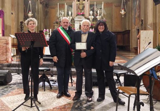 A Olgiate candidature aperte fino al 15 ottobre per “Cardo d’Oro” e Cittadinanza Onoraria A Olgiate candidature aperte fino al 15 ottobre per “Cardo d’Oro” e Cittadinanza Onoraria