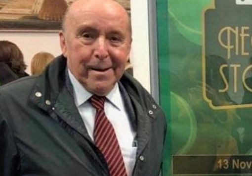 Franco Mazzucchelli lascia un vuoto immenso nel tessuto sociale cittadino. Sotto, con Pinuccio Asta