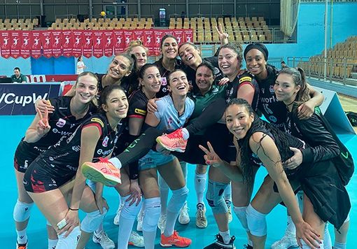 La festa delle farfalle a Maribor dopo la netta vittoria La festa delle farfalle a Maribor dopo la netta vittoria