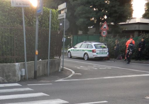 Olgiate: incidente in via De Gasperi, investita studentessa di 12 anni. «Il pedone ha sempre il diritto di attraversare in sicurezza»