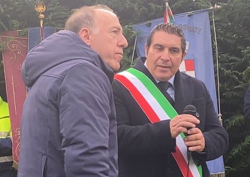 Il luogotenente Filippo Lo Cacciato con il sindaco Cristian Robustellini