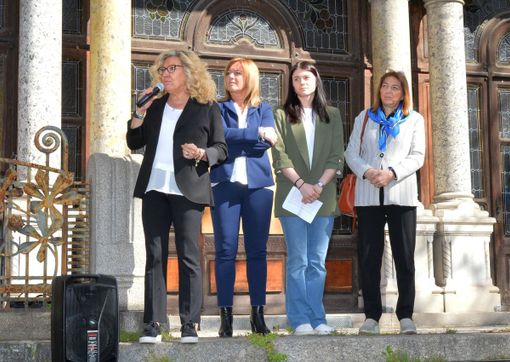 I “Mille papaveri rossi” degli studenti Acof rilanciano i valori di Resistenza e Libertà I “Mille papaveri rossi” degli studenti Acof rilanciano i valori di Resistenza e Libertà