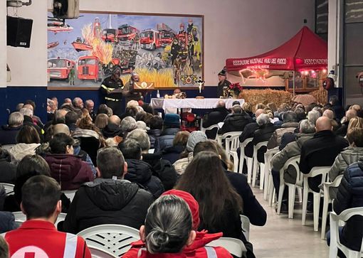 La messa di Natale dei vigili del fuoco come 30 anni fa La messa di Natale dei vigili del fuoco come 30 anni fa