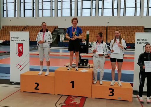 La vittoria e sotto la serata di presentazione del programma della Pro Patria Scherma La vittoria e sotto la serata di presentazione del programma della Pro Patria Scherma