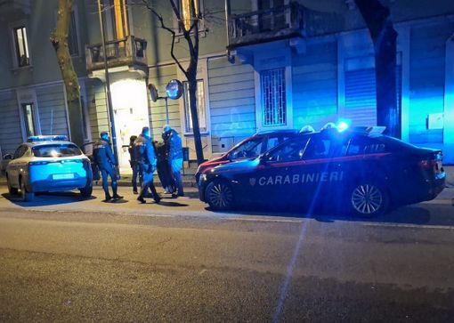 Carabinieri e Polizia in viale Lombardia