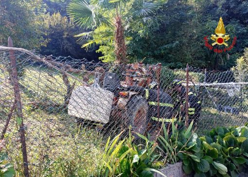 FOTO. Muore schiacciato dal trattore: tragedia a Germignaga