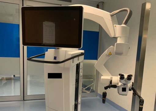 Il microscopio operativo donato all'ospedale di Saronno Il microscopio operativo donato all'ospedale di Saronno