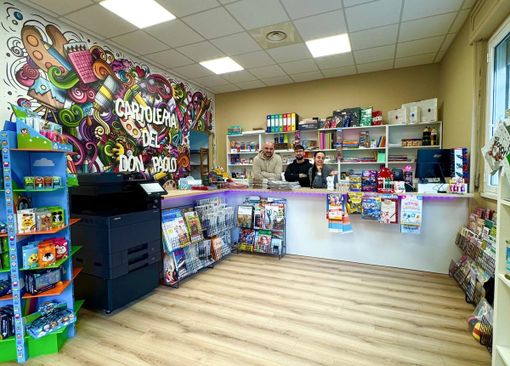 Un tocco di colore per i Santi Apostoli, rinasce la cartoleria del quartiere Un tocco di colore per i Santi Apostoli, rinasce la cartoleria del quartiere