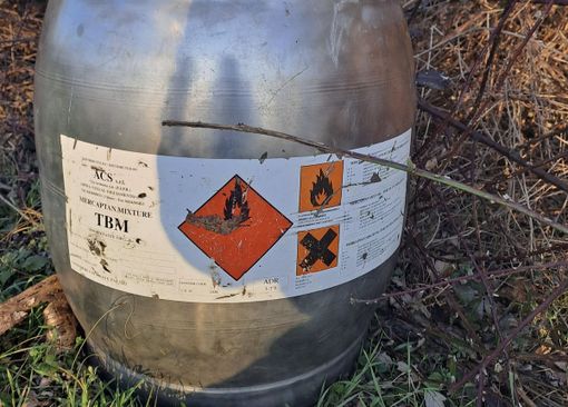 L'odore di gas non si placa: «Terreno contaminato, lunedì ci attiviamo subito per la bonifica» L'odore di gas non si placa: «Terreno contaminato, lunedì ci attiviamo subito per la bonifica»