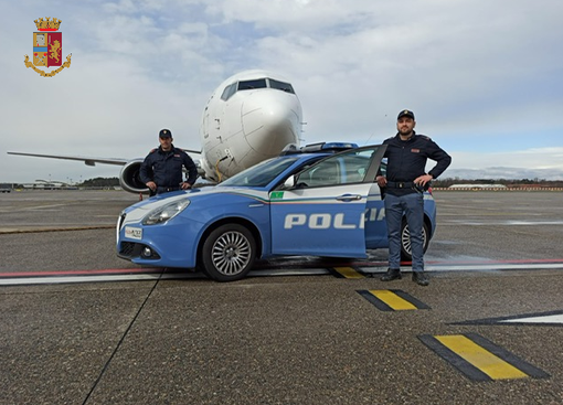 Scoperto a Malpensa l'automobilista che ha danneggiato la scalinata della Trinità dei Monti a Roma