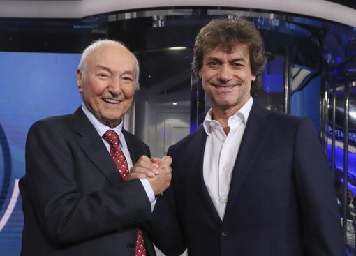 "Mi manca il dialogo con lui", Alberto Angela ricorda il padre Piero a due anni dalla morte "Mi manca il dialogo con lui", Alberto Angela ricorda il padre Piero a due anni dalla morte