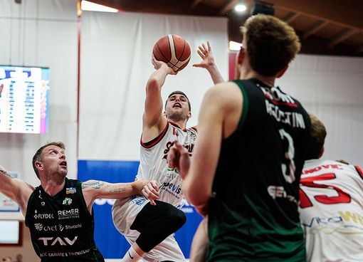 I Knights entrano ai playoff dalla porta principale I Knights entrano ai playoff dalla porta principale