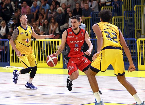 Knights, buona la prima a Piombino Knights, buona la prima a Piombino