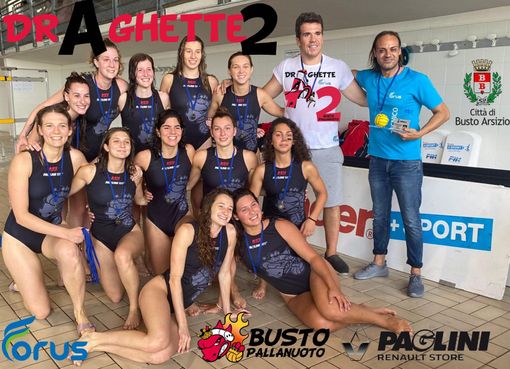 La foto ufficiale delle ragazze all'avvio del campionato