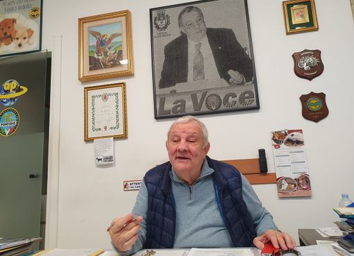 Audio Porfidio nel suo ufficio