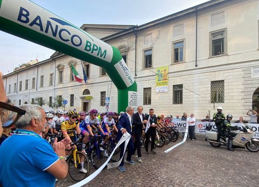 FOTO E VIDEO. Tre Valli Varesine, al via le donne FOTO E VIDEO. Tre Valli Varesine, al via le donne